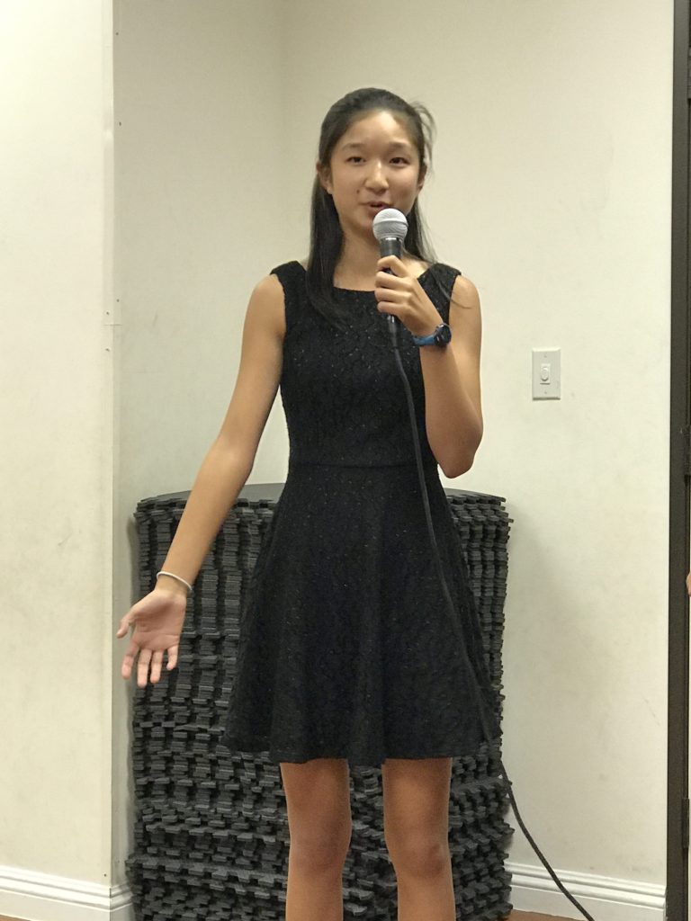首届圣地亚哥青少年立法论文大赛颁奖典礼举行